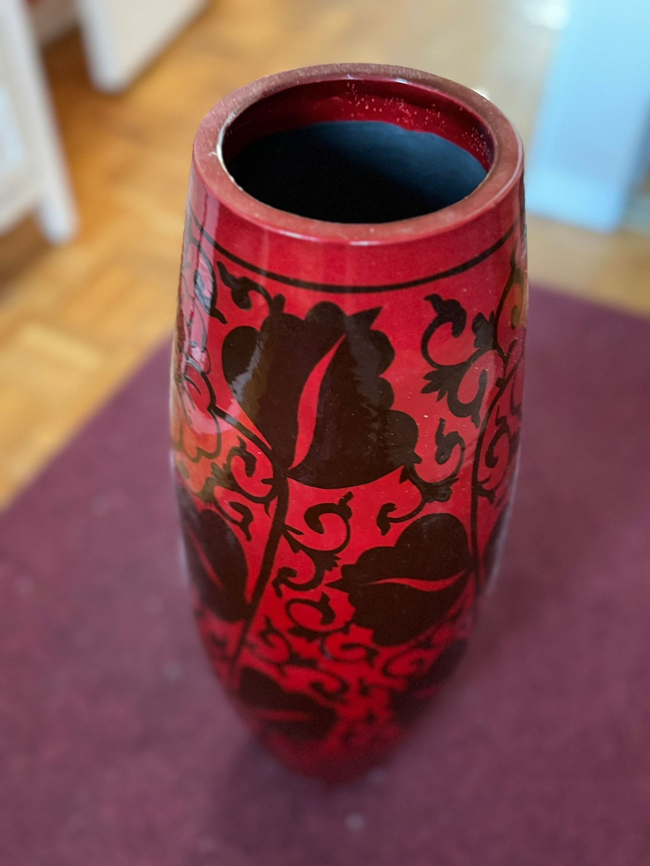 Ceramic Red vase image indicator(3)