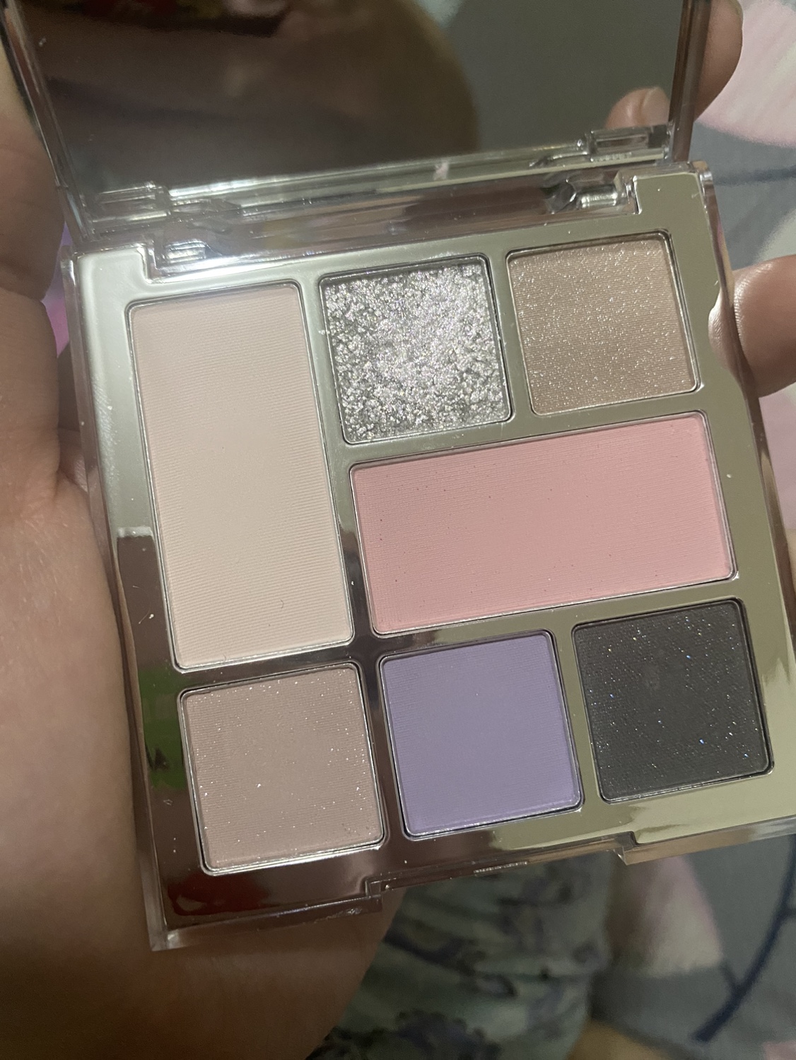 Flortte x Mikko Illustrations Eyeshadow Palette #02 image indicator(3)