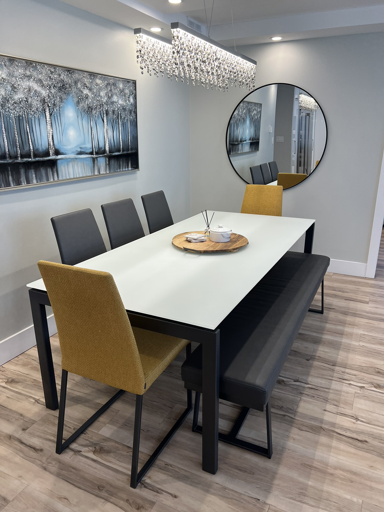 Gorgeous table and chairs