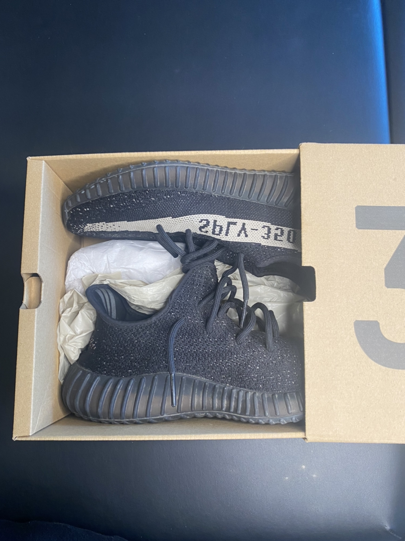 Yeezy 350 v2 core black white thumbnail