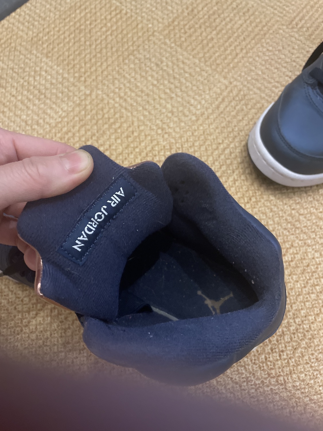 Youth/Women’s Air Jorden image indicator(2)