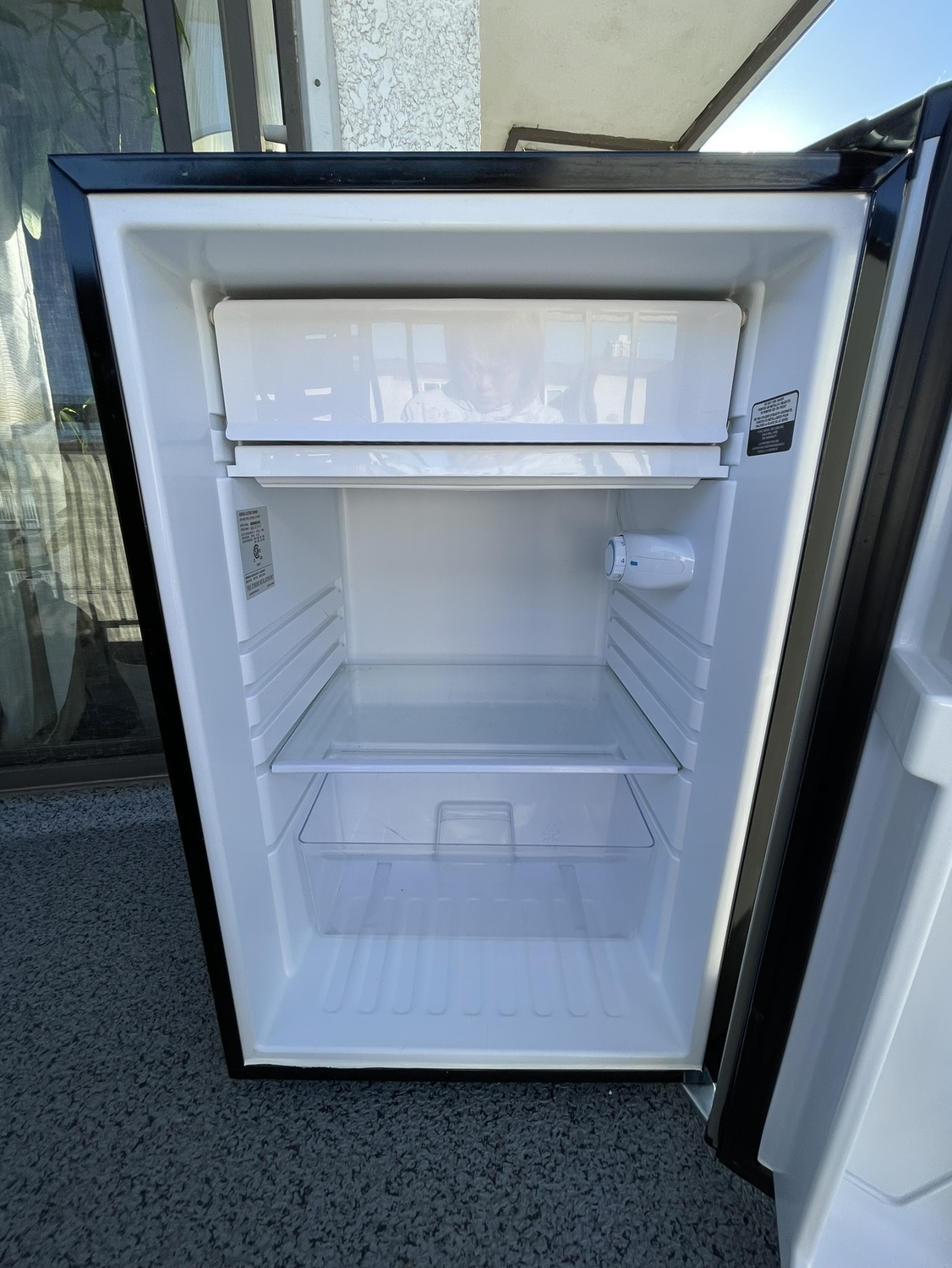 Compact Mini Fridge/Freezer - photo 2