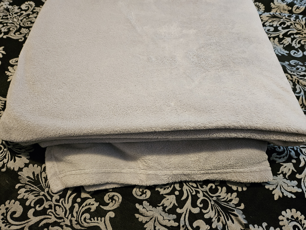 FREE Fleece Blanket Queen Size - photo 2