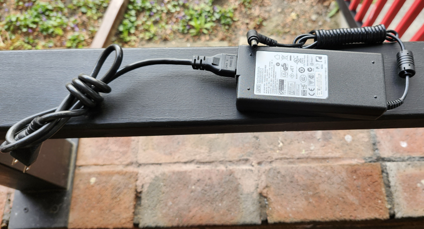 Power supply,  19v , 4.74 amps