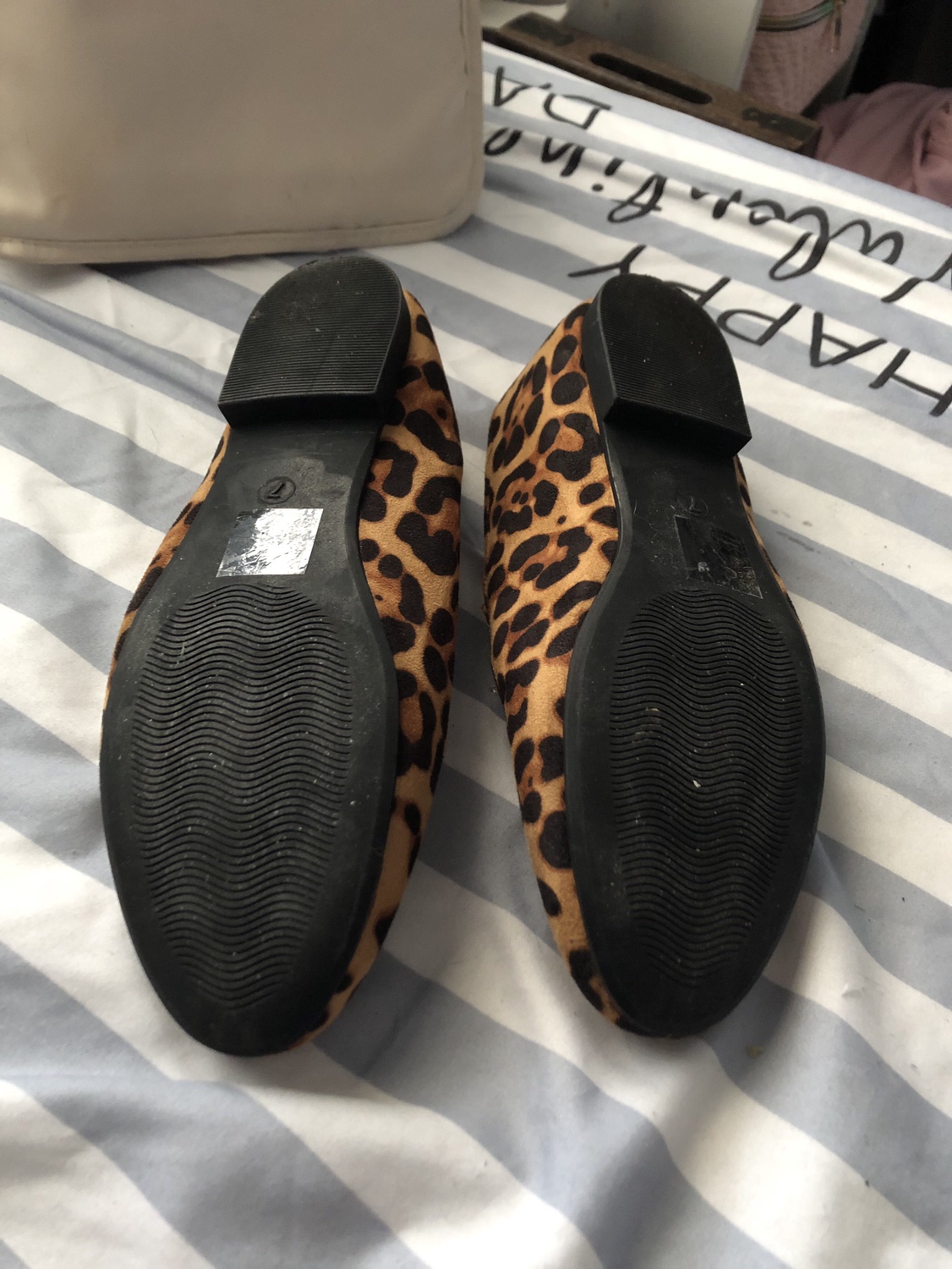 Size 7 women’s loafers image indicator(5)