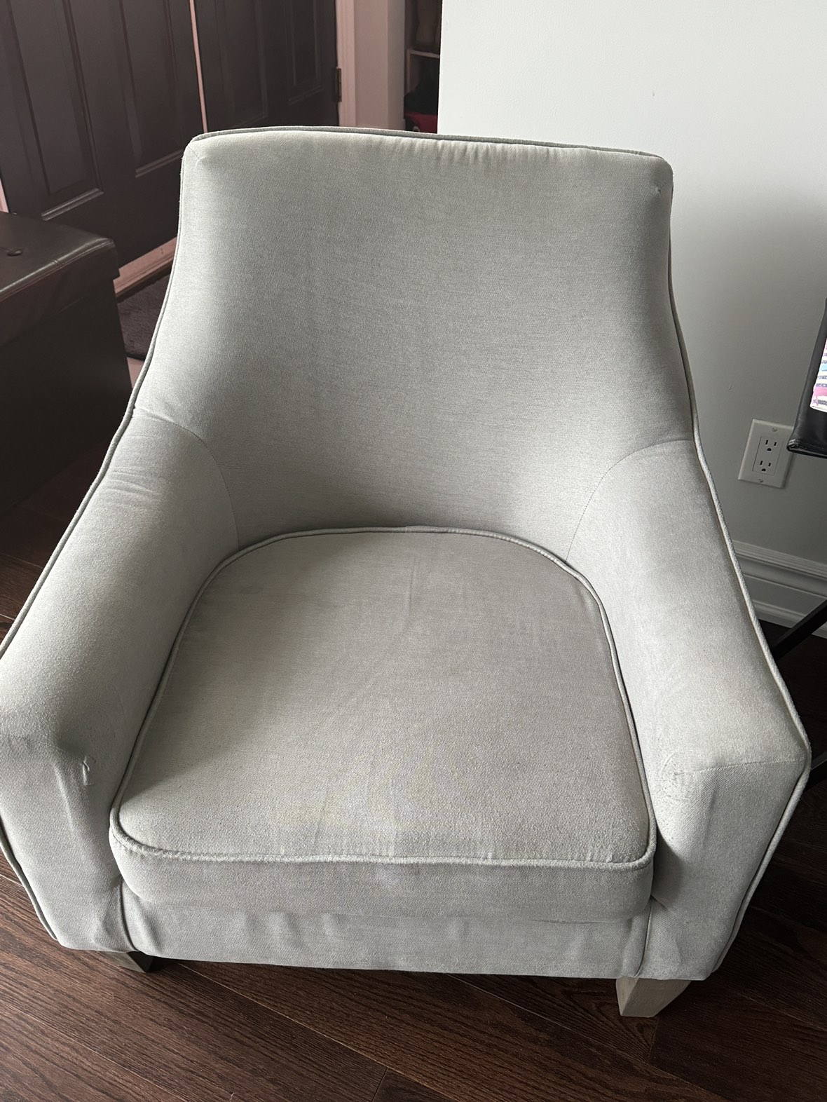 Small grey living room chair - photo 2