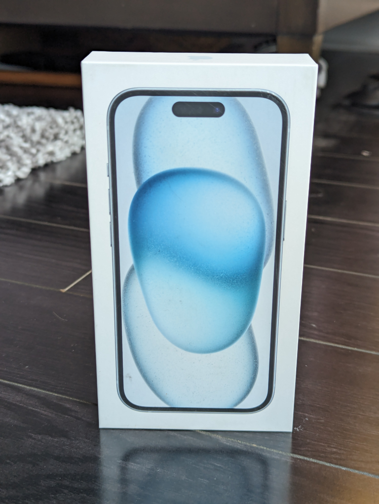 iPhone 15 blue 128 GB