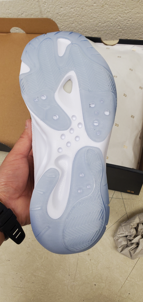 Jordan 11 and Legacy Size 7 image indicator(4)