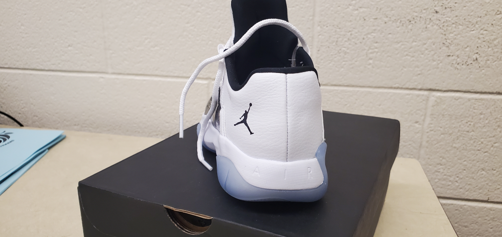 Jordan 11 and Legacy Size 7 image indicator(6)