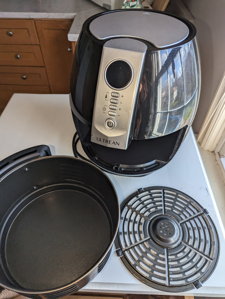 Ultrean Air Fryer, 4.2 Quart (4 Liter) used - photo 2
