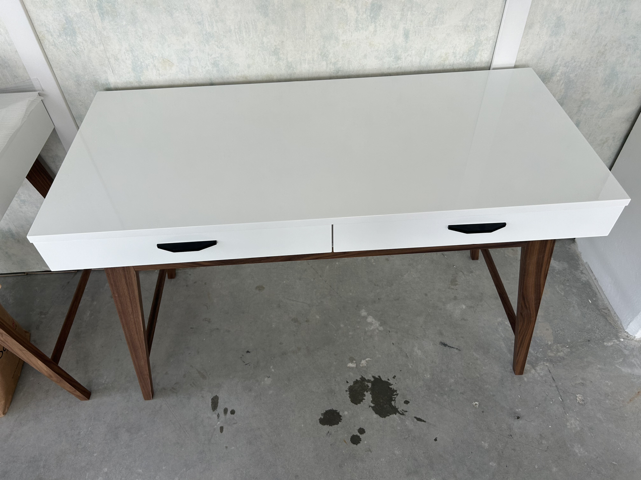 Brand NEW White office table - photo 2