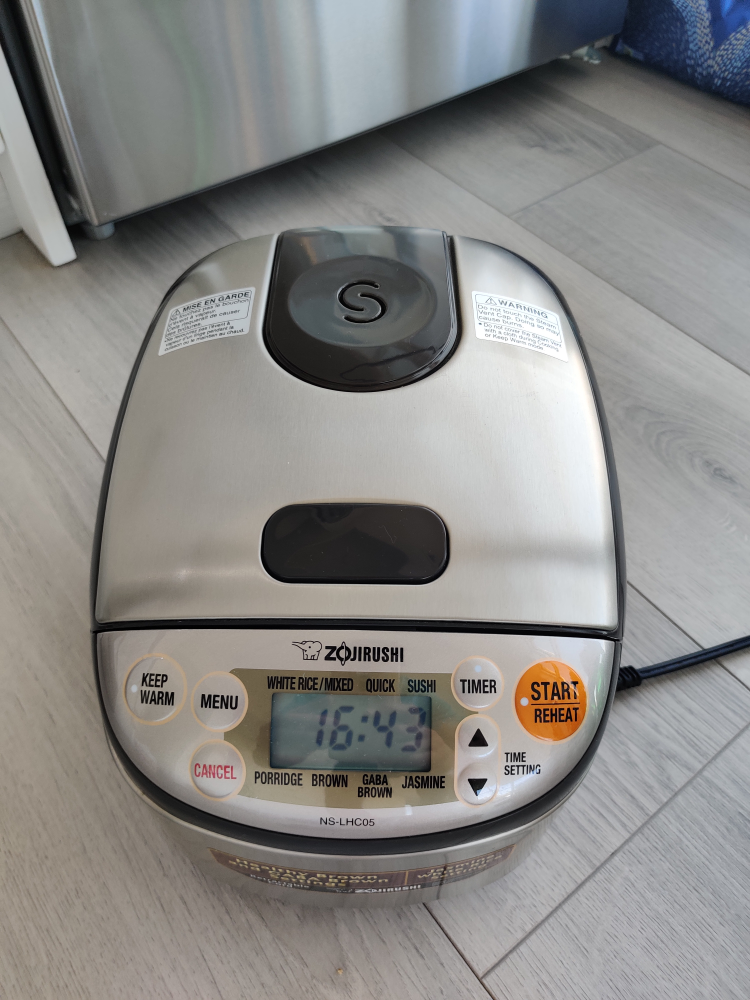 Zojirushi Rice Cooker 