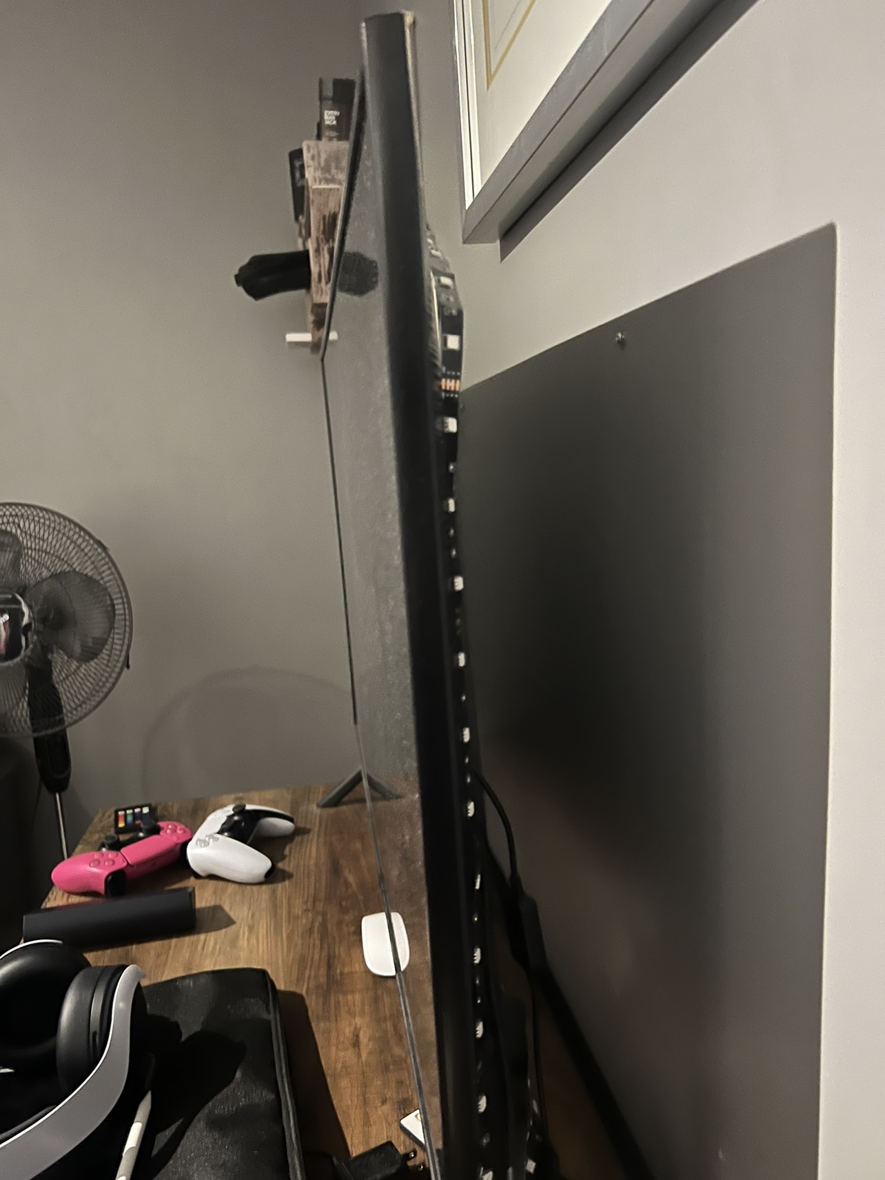 Samsung 43” 4K CRYSTAL Smart UHD TV - photo 2