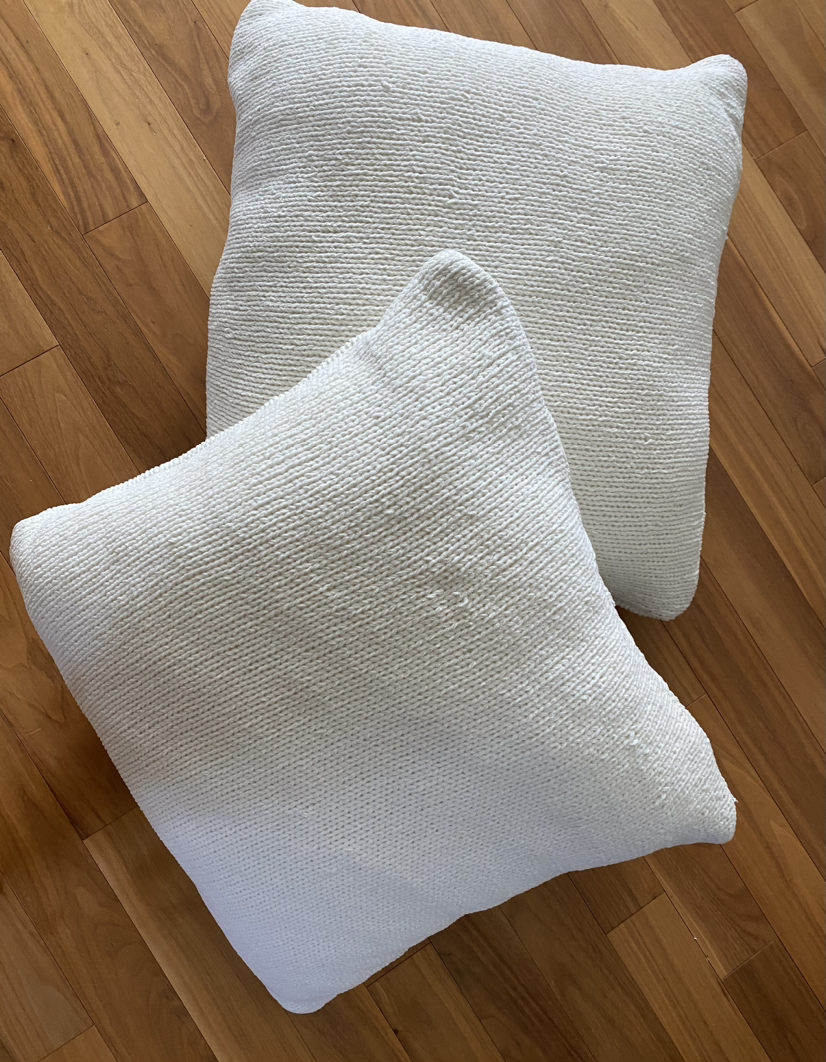 Two beautiful throw pillows image indicator(3)