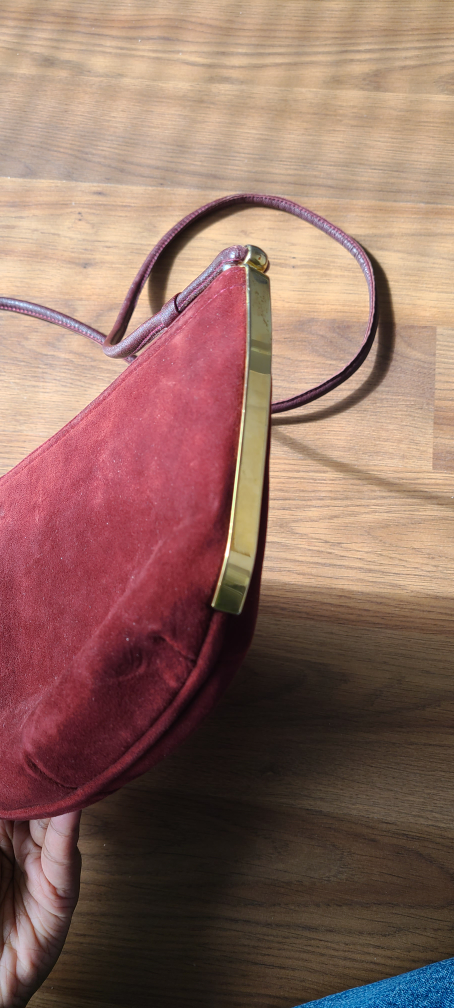 Vintage red suede handbag with gold accents - photo 2