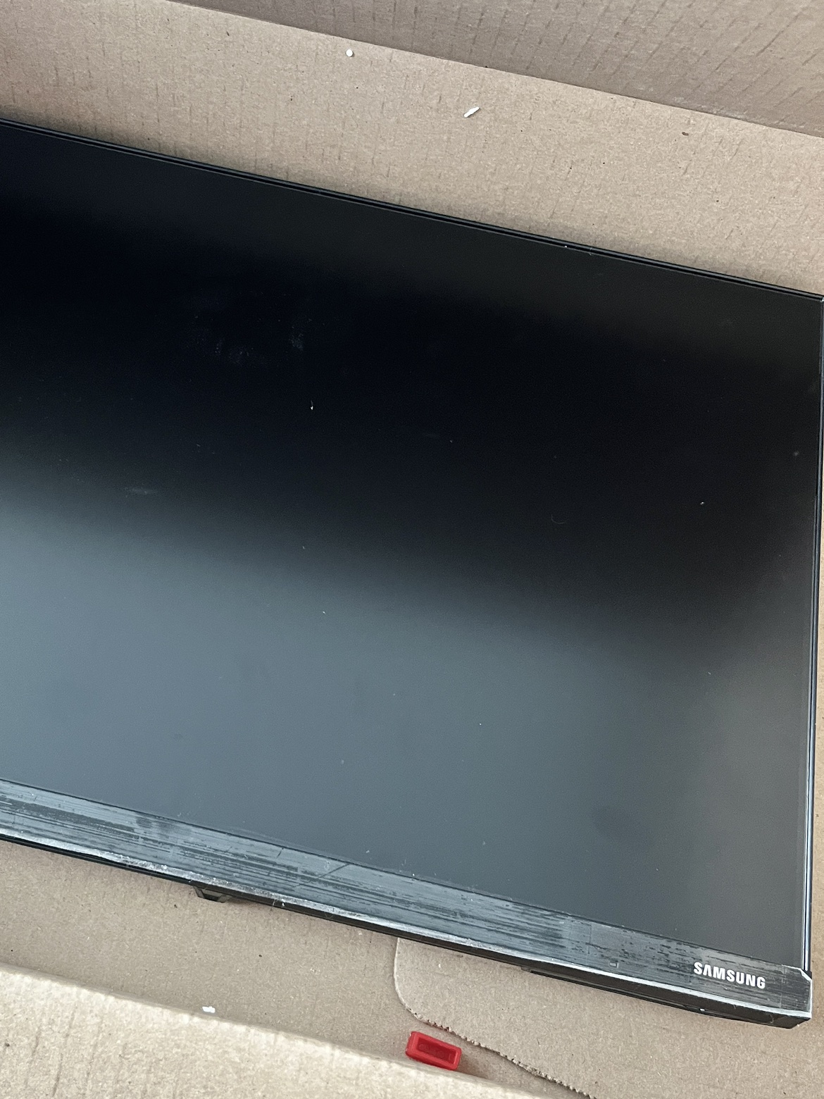 Samsung 24" monitor with box image indicator(7)