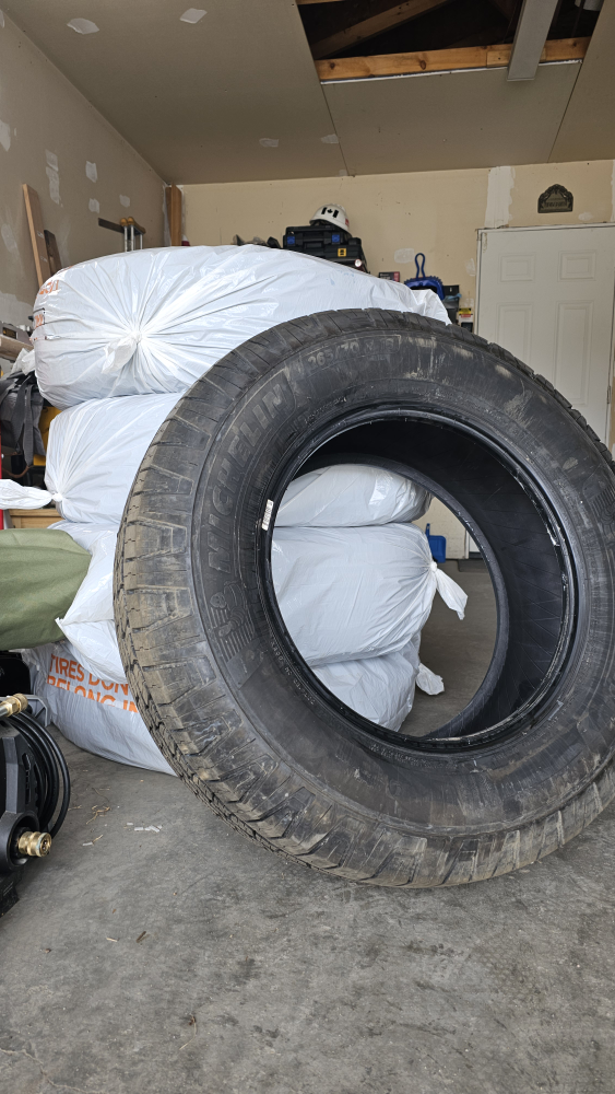 Michelin LTX Trail Tires 265 /70 18 - photo 2