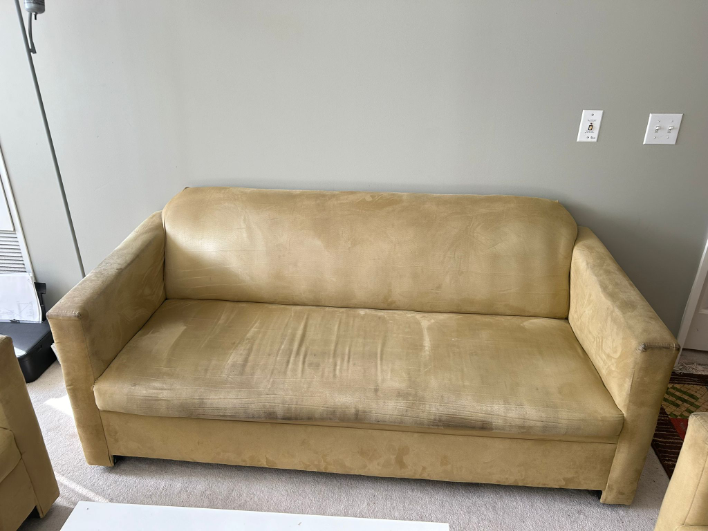 Couch - photo 4