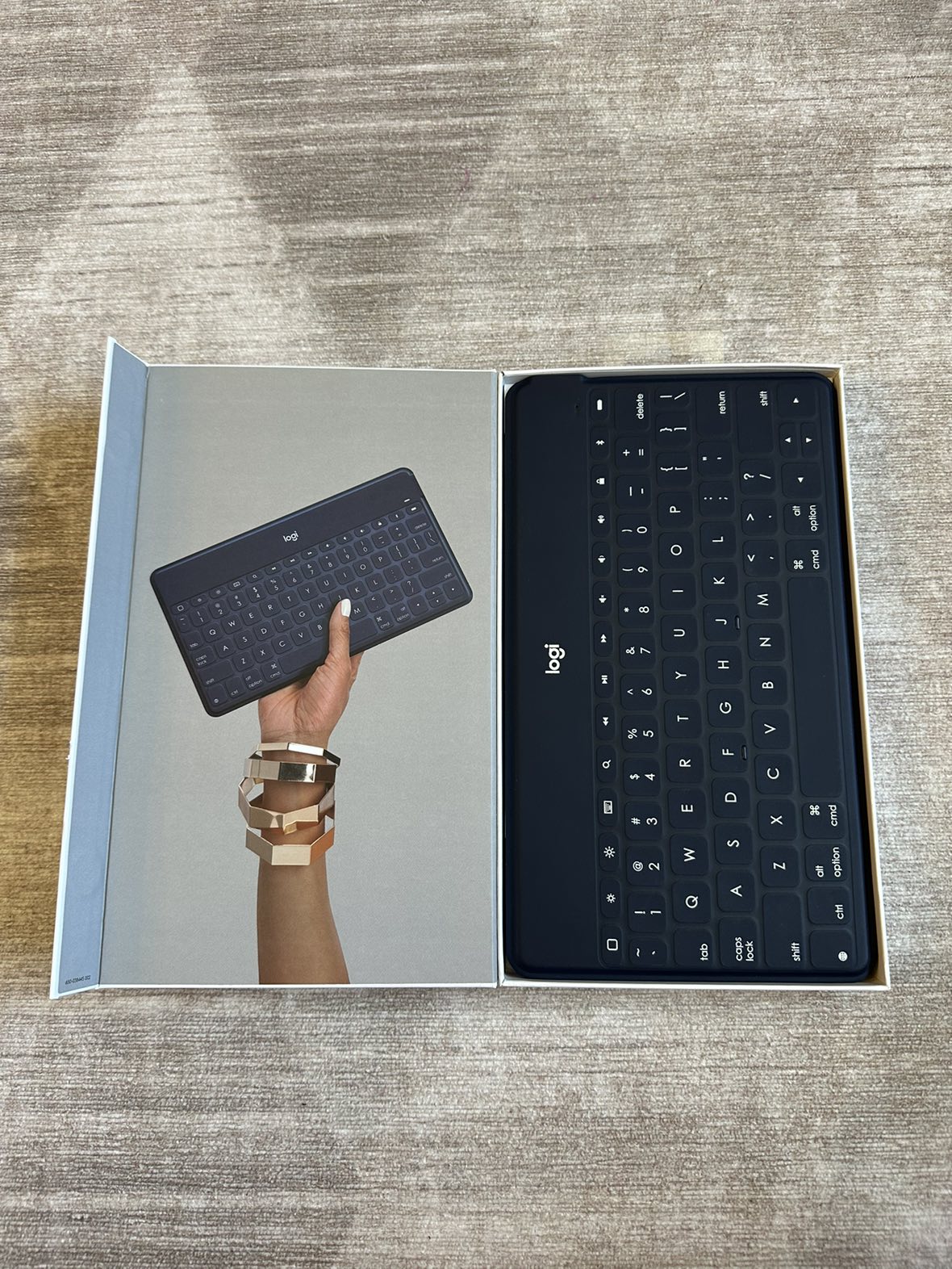 Logitech Bluetooth Keyboard For iPad Mac Classic Blue image indicator(2)