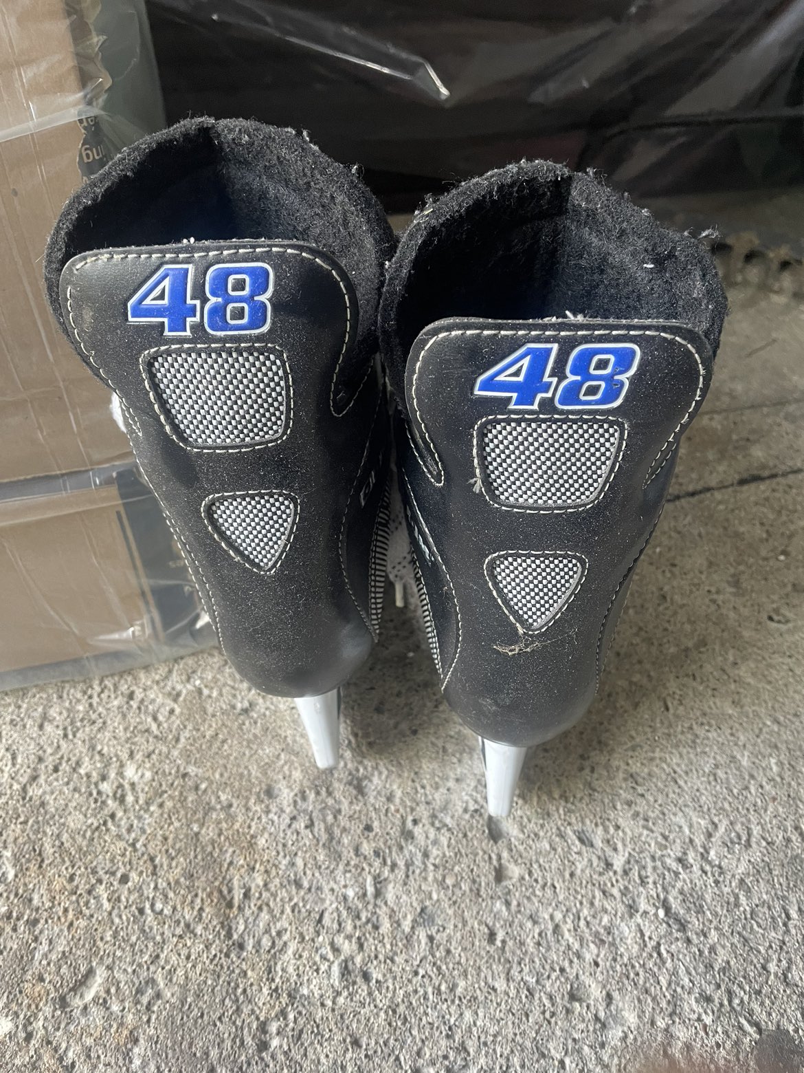 Youths CCM 48 Skates image indicator(2)