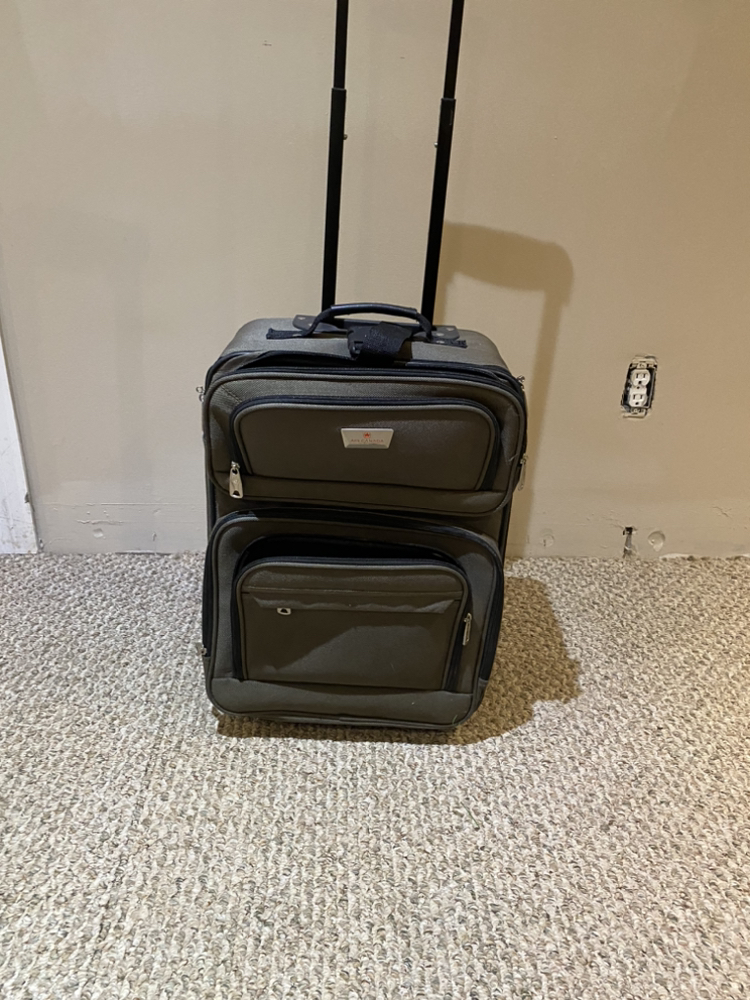 Rolling Carry on luggage 15.00 - photo 2