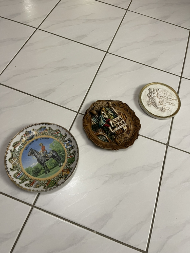 Ceramic & Wood Souvenirs thumbnail