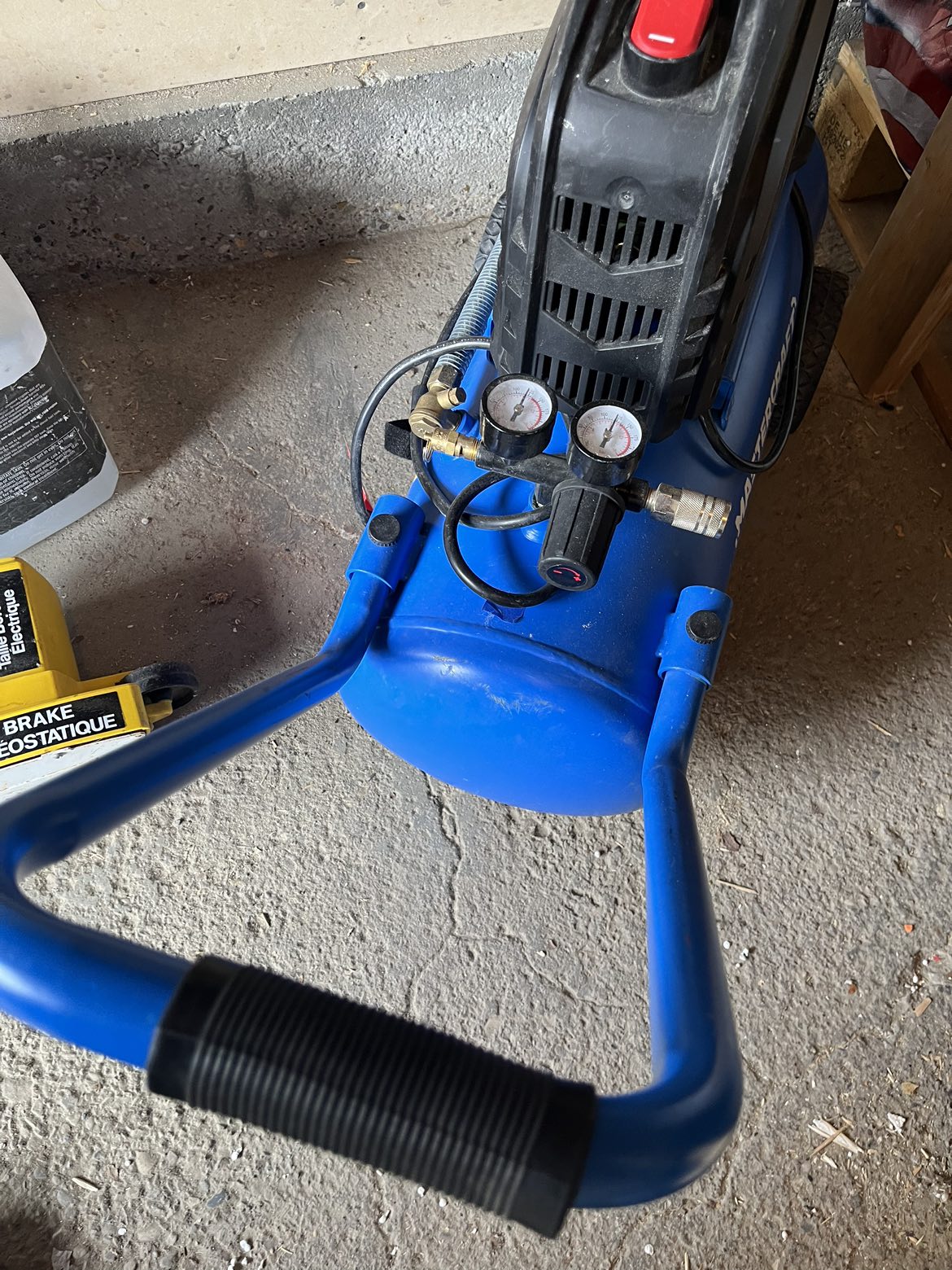 Mastercraft blue air compressor - photo 3