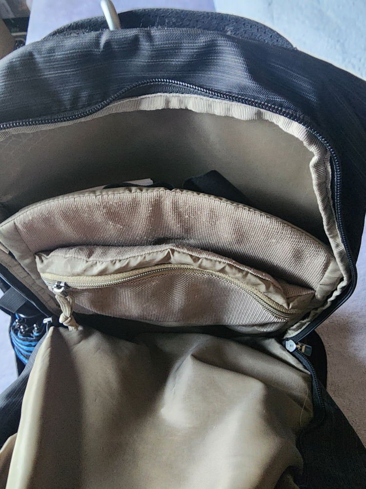 Thule Construct backpack image indicator(7)