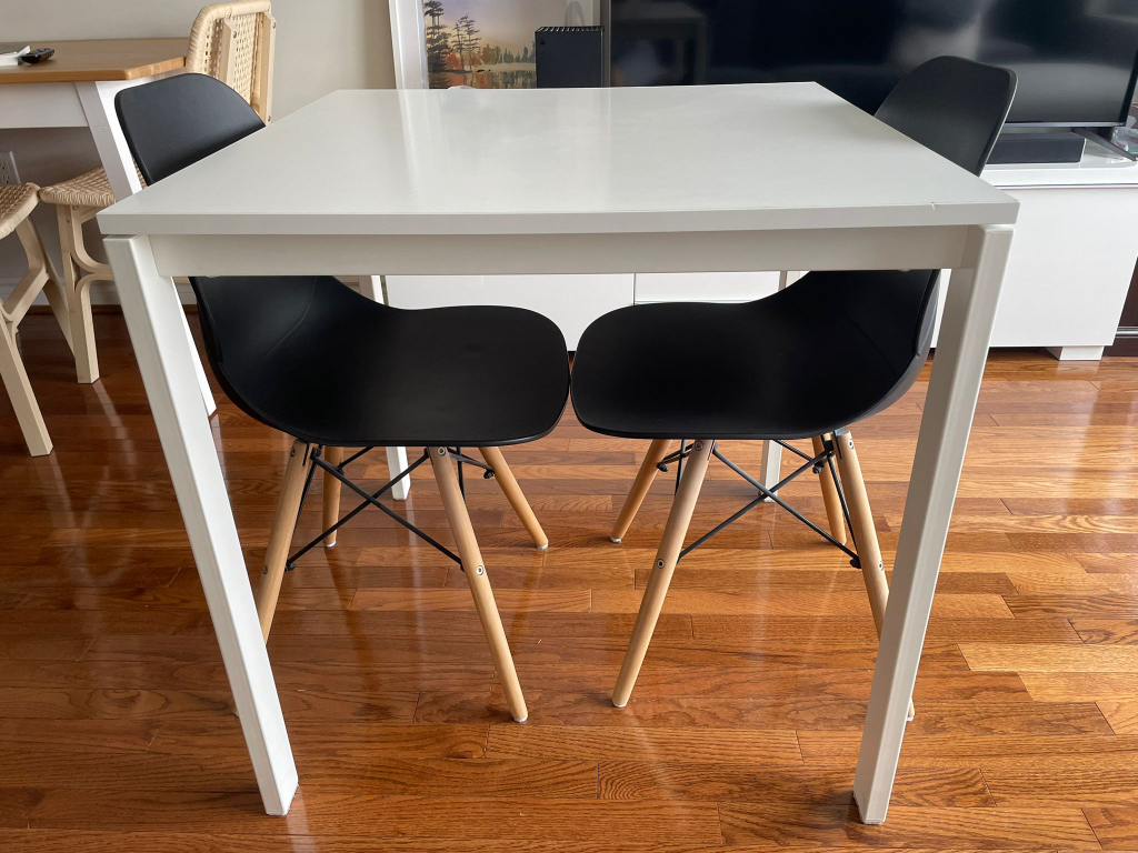 dining table with 2 chairs