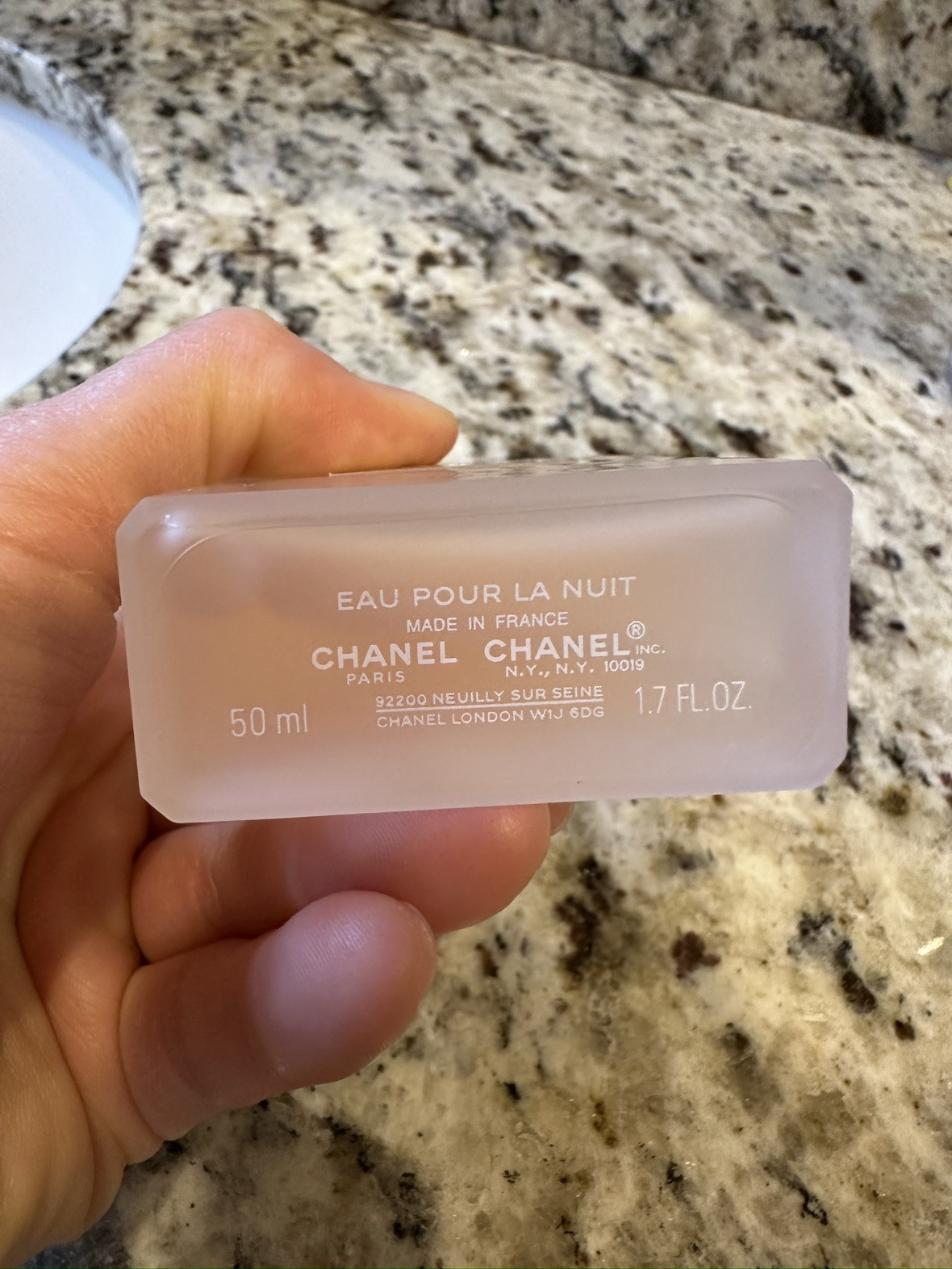 Chanel COCO Mademoiselle perfume (like new) image indicator(2)