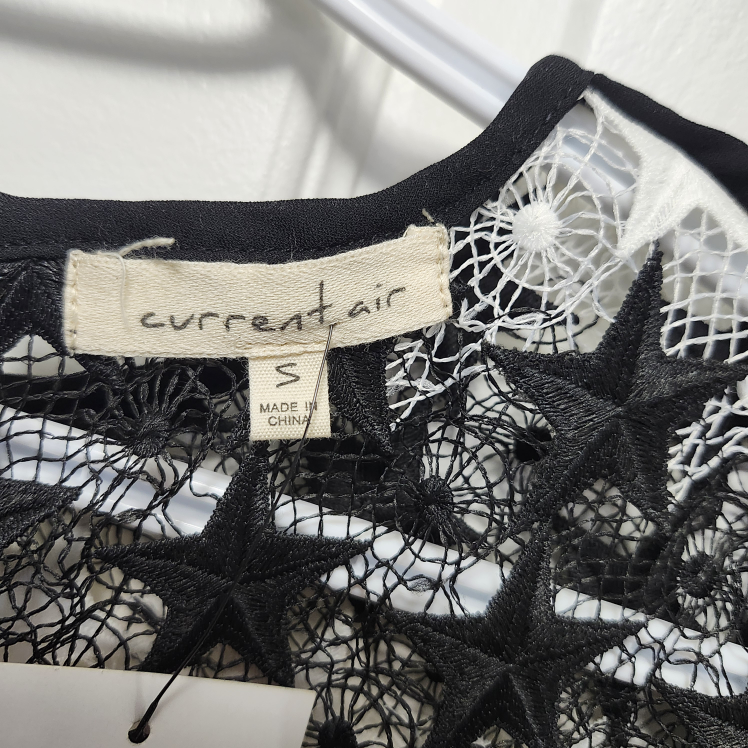NEW *Current Air* Black & White Star Patterned Lace TOP. #S image indicator(8)