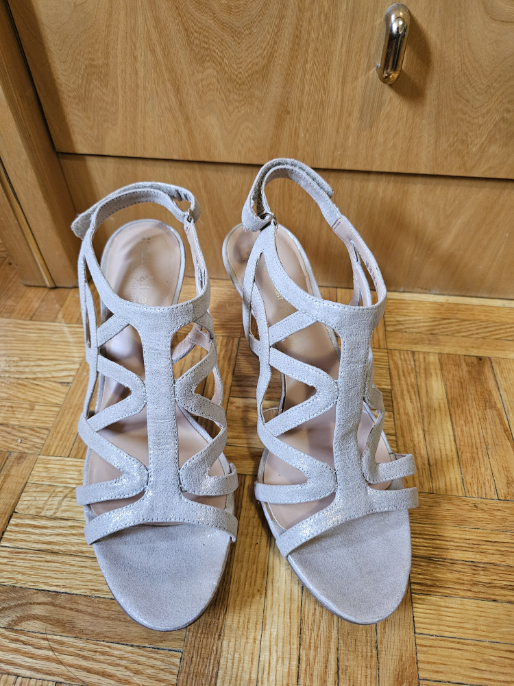 size 10 ladies sandal