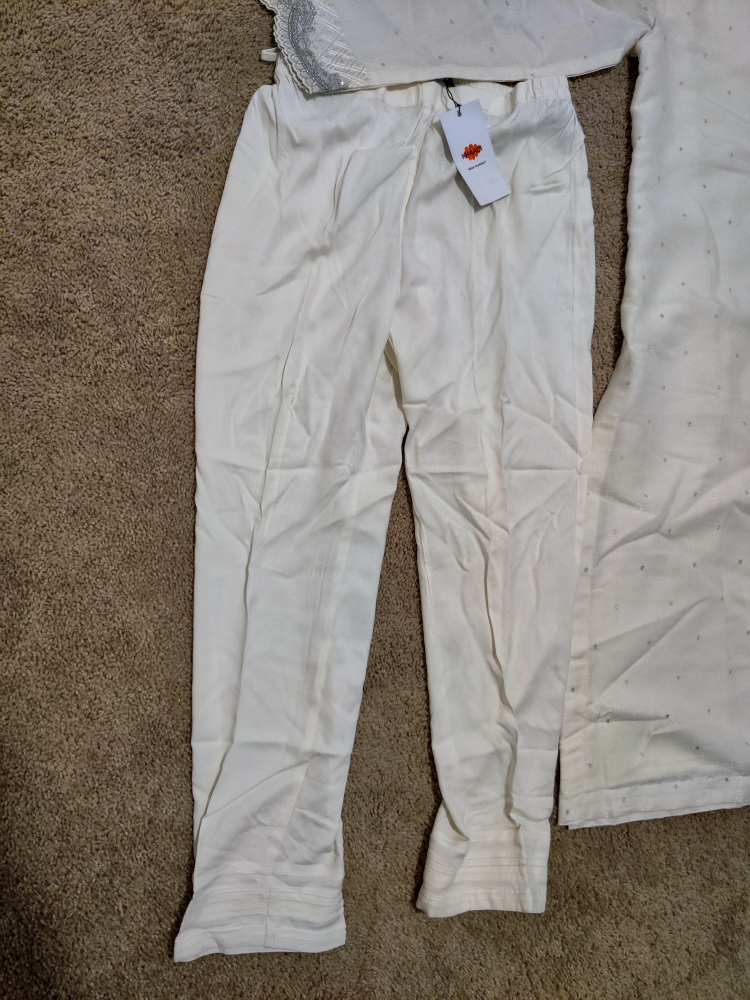 Brand new Pakistani Khaadi suit two piece image indicator(6)