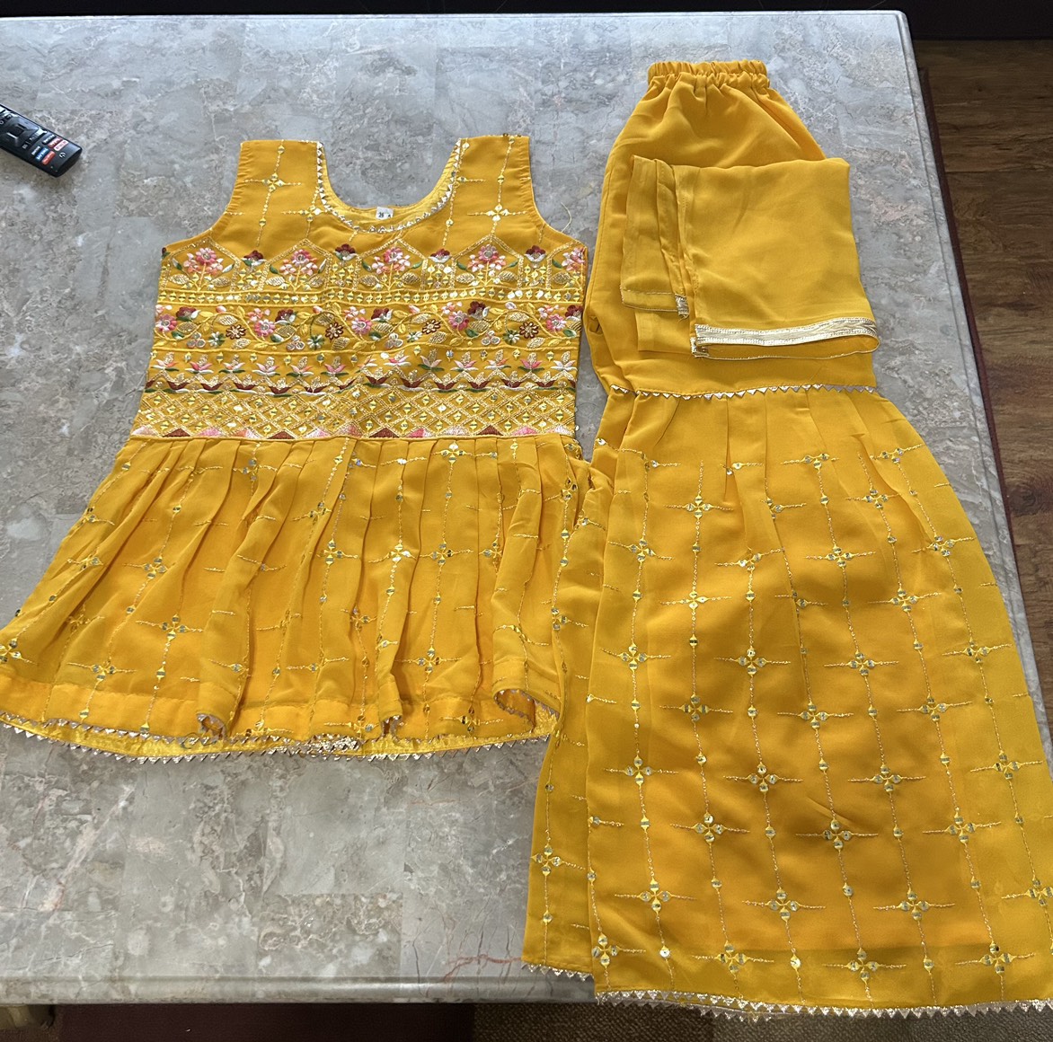 Brand new Girl suit size 36