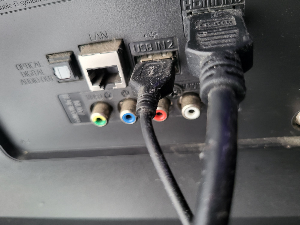 55-inch Smart LG TV with remote image indicator(4)