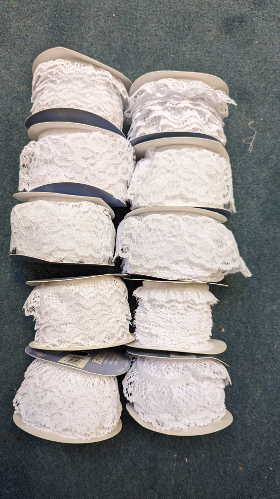 Lace frill trim - new vintage stock - photo 2
