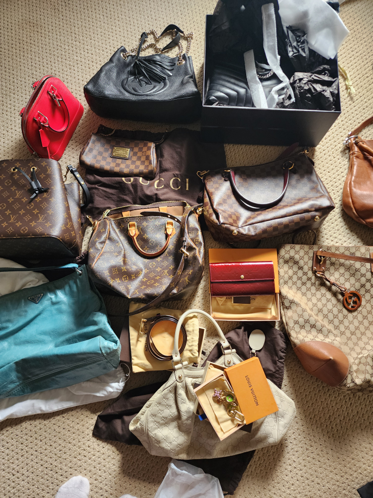 louis vuitton keychain image indicator(6)