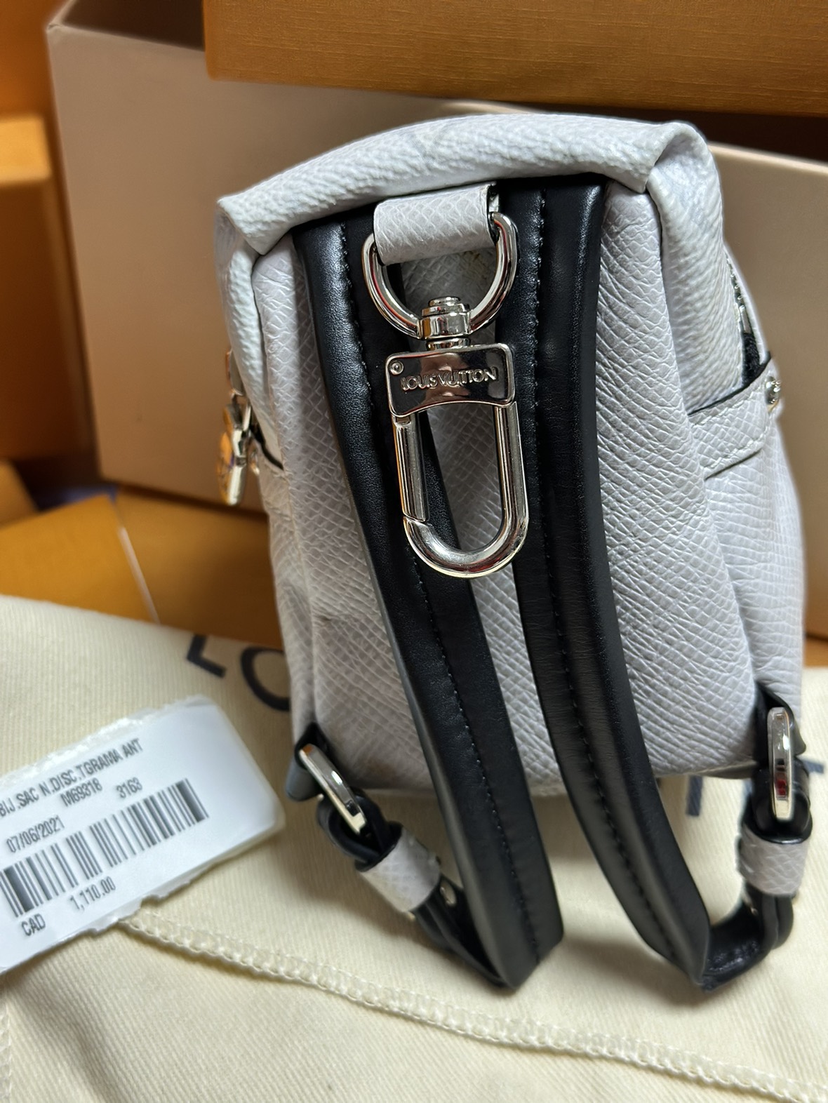 LV TAIGALAMA BAG CHARM (KEY RING) - photo 4