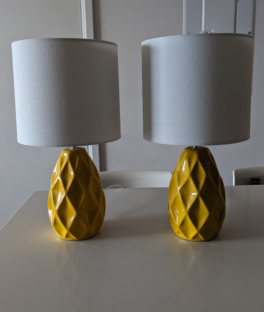 Two night lamps w/bulbs thumbnail