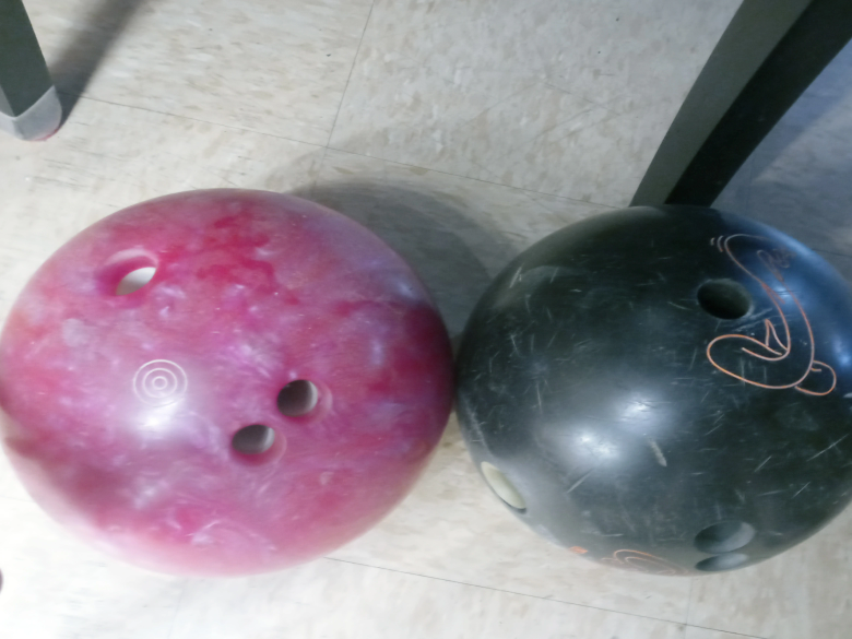 HIS & HERS BOWLING BALLS thumbnail