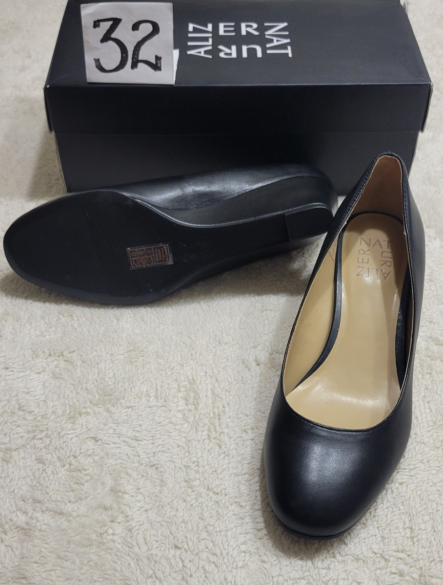 Naturalizer Women's Comfortable Shoes image indicator(4)