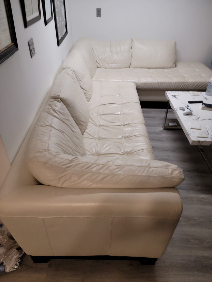 white leather Love seat - photo 2