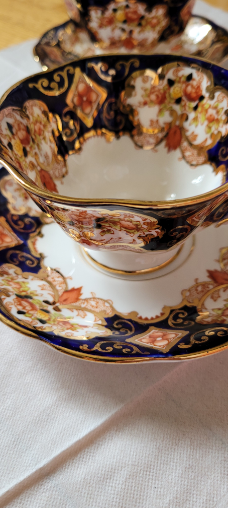 Royal Albert heritage pattern teacup set (1) image indicator(2)