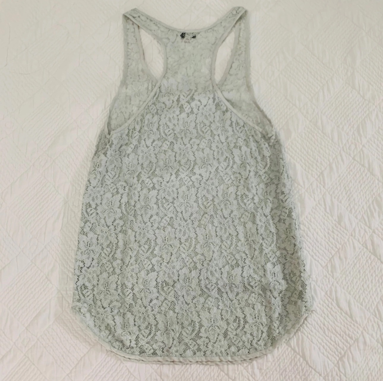 Selling brand new Aritzia Wilfred Madeline lace tank in size XS image indicator(2)