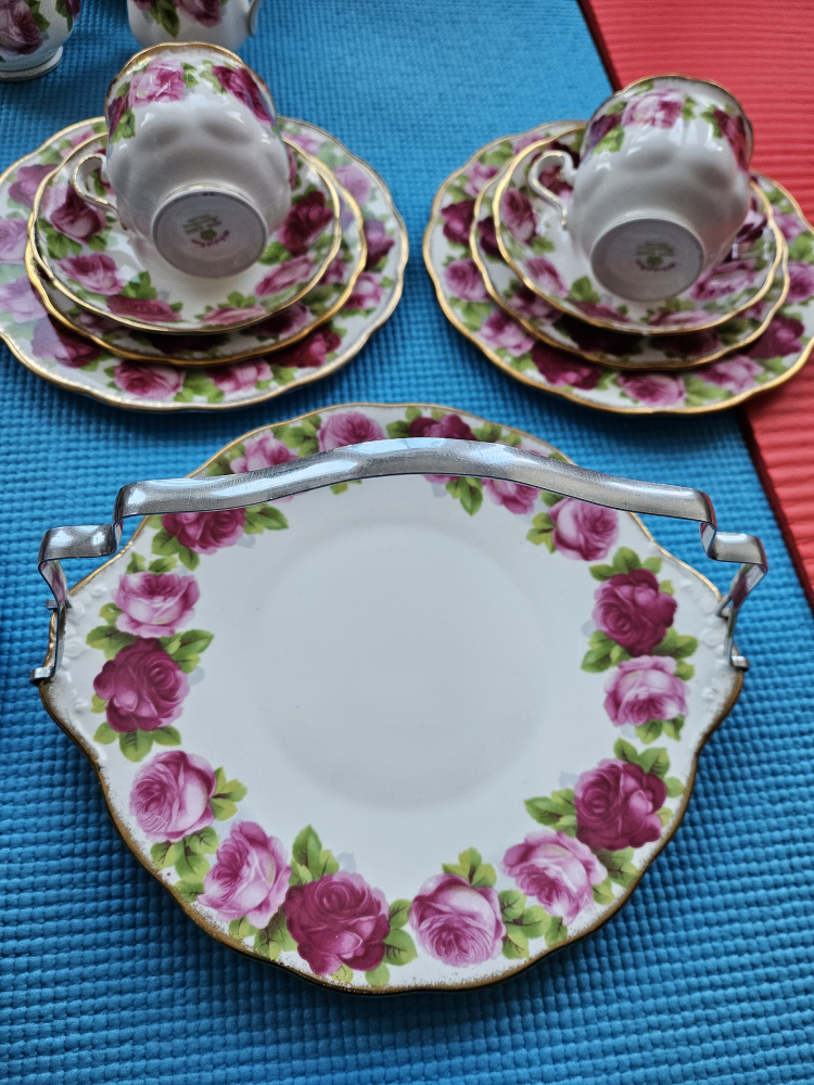 Old english rose of Royal Albert teapot image indicator(4)