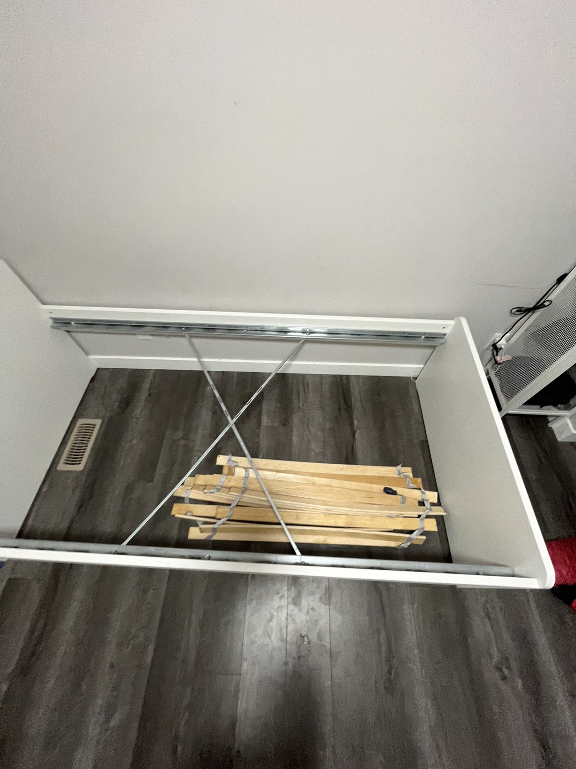 Ikea twin bed frame - photo 2