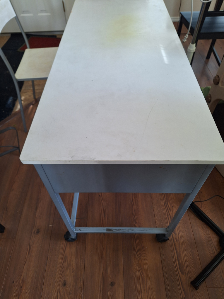mental desk and chair set