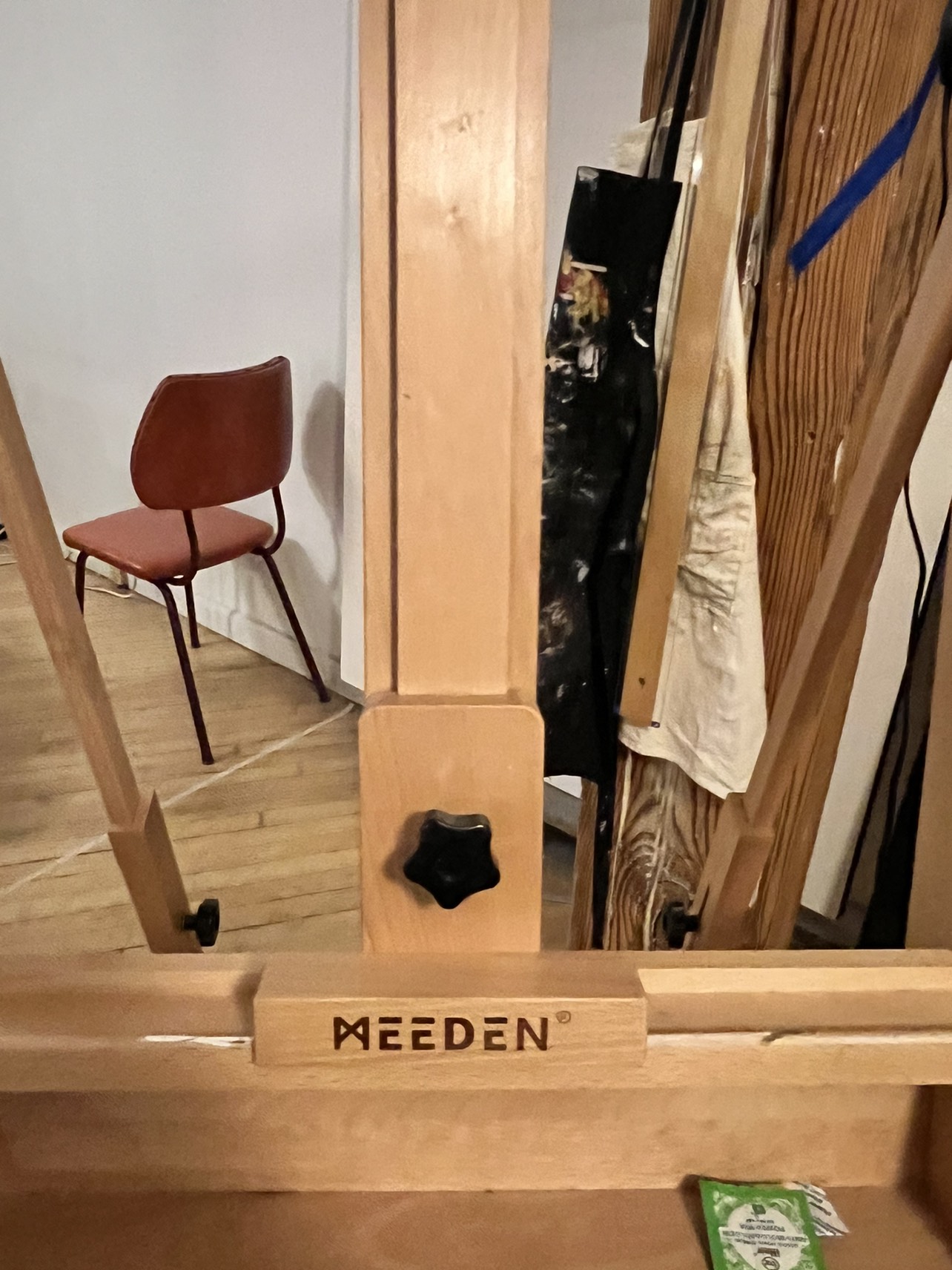 Easel - photo 2
