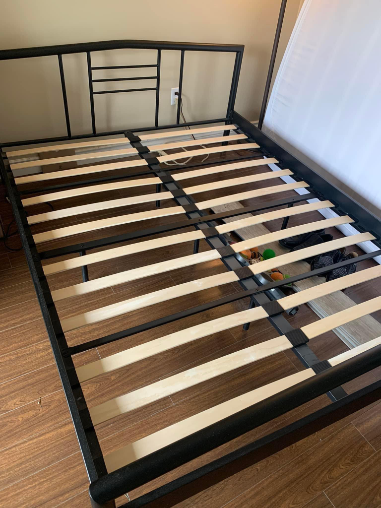 Metal bedframe