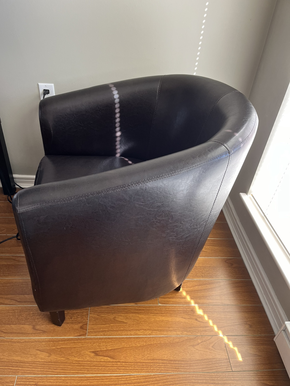 Brown accent chair - photo 2
